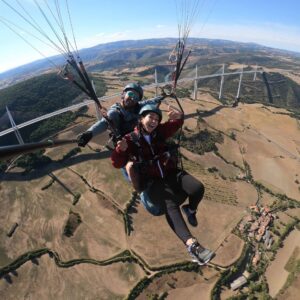 Baptême de parapente au-dessus du Viaduc de Millau