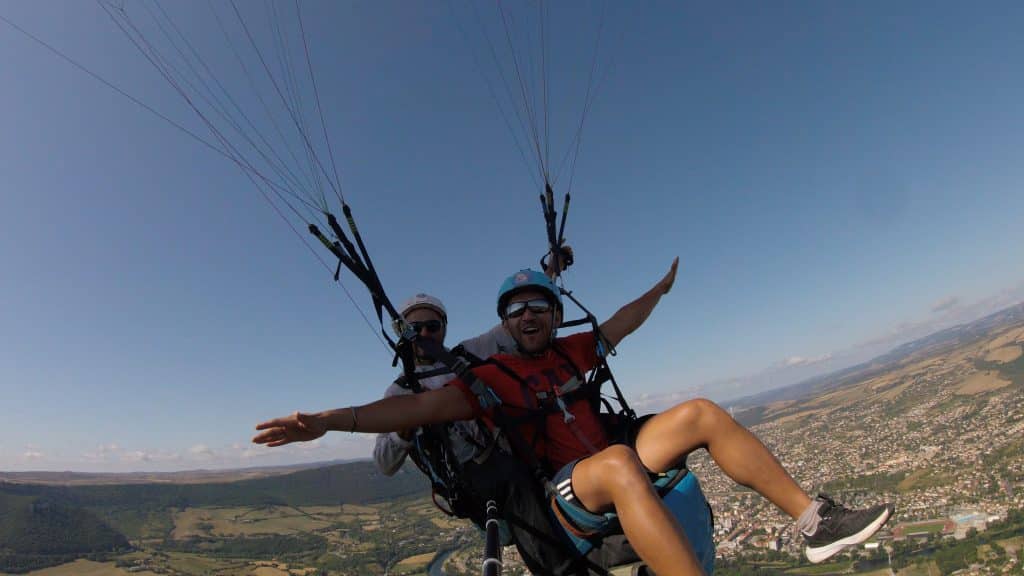 Voler en parapente et découvrir la région de Millau sous un autre angle